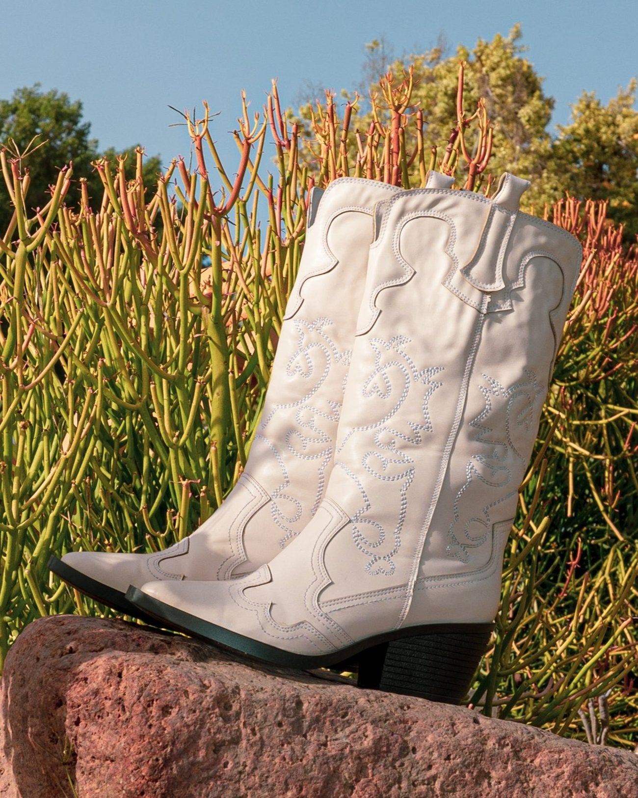 Cowboy Boots in Off-white
