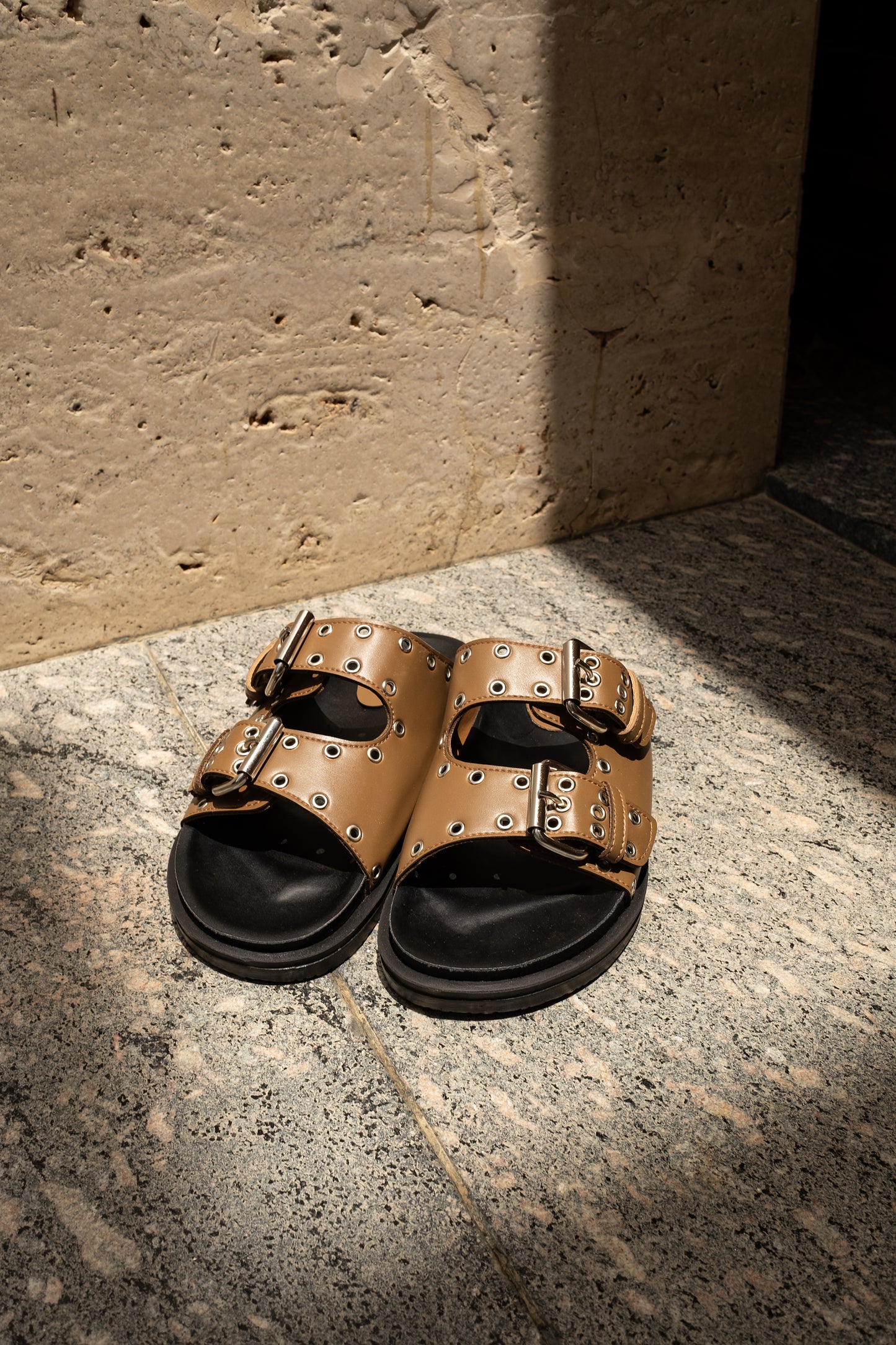 Double Buckle in Brown