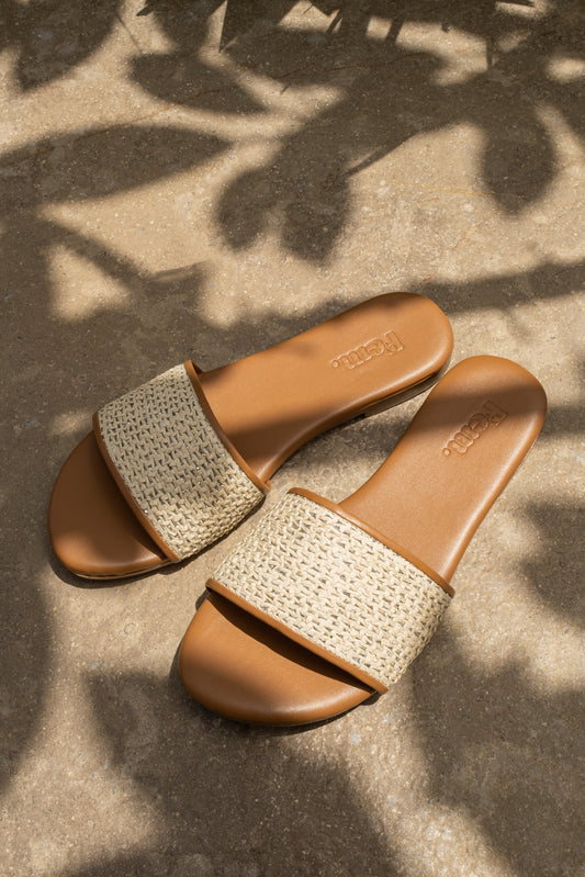 Raffia Flats in Cream